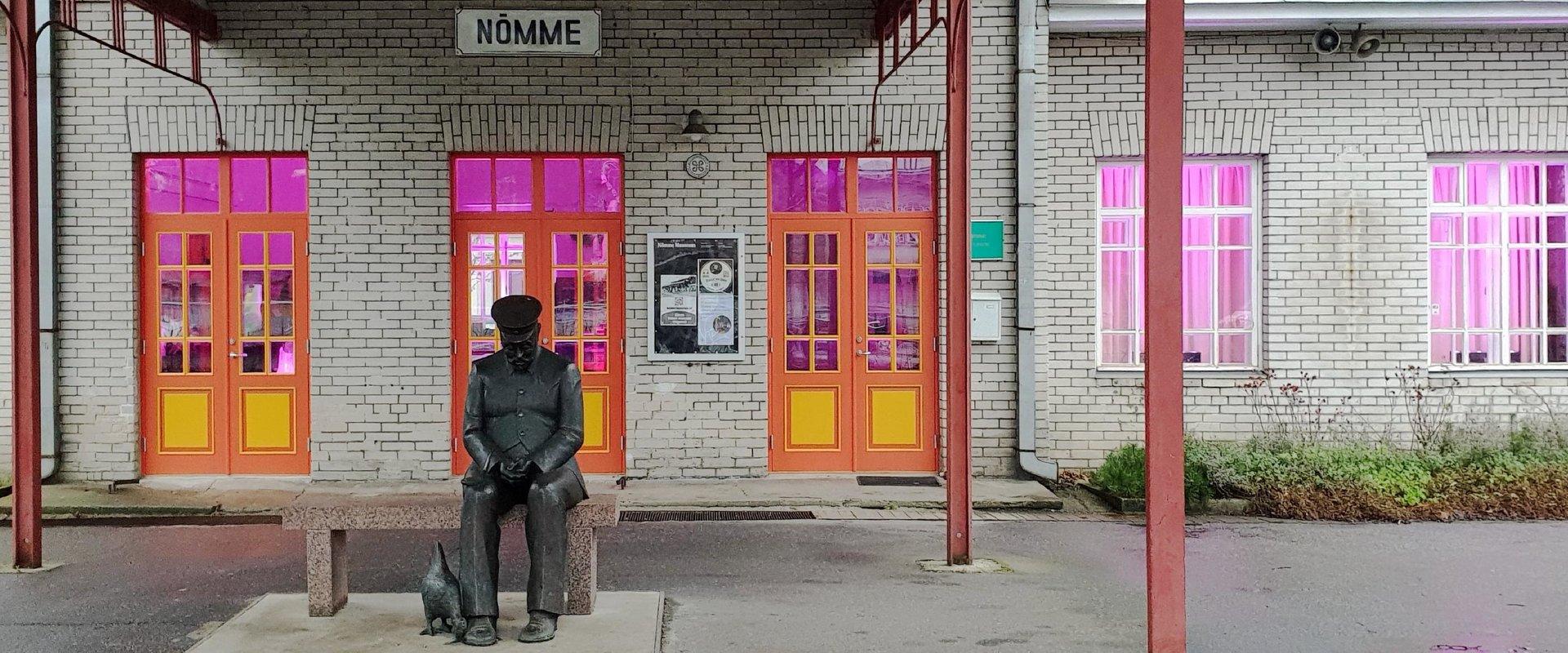 The permanent exhibition in the Nõmme Museum, which is located in one wing of the historical Nõmme Railway Station, presents the history of Nõmme as a