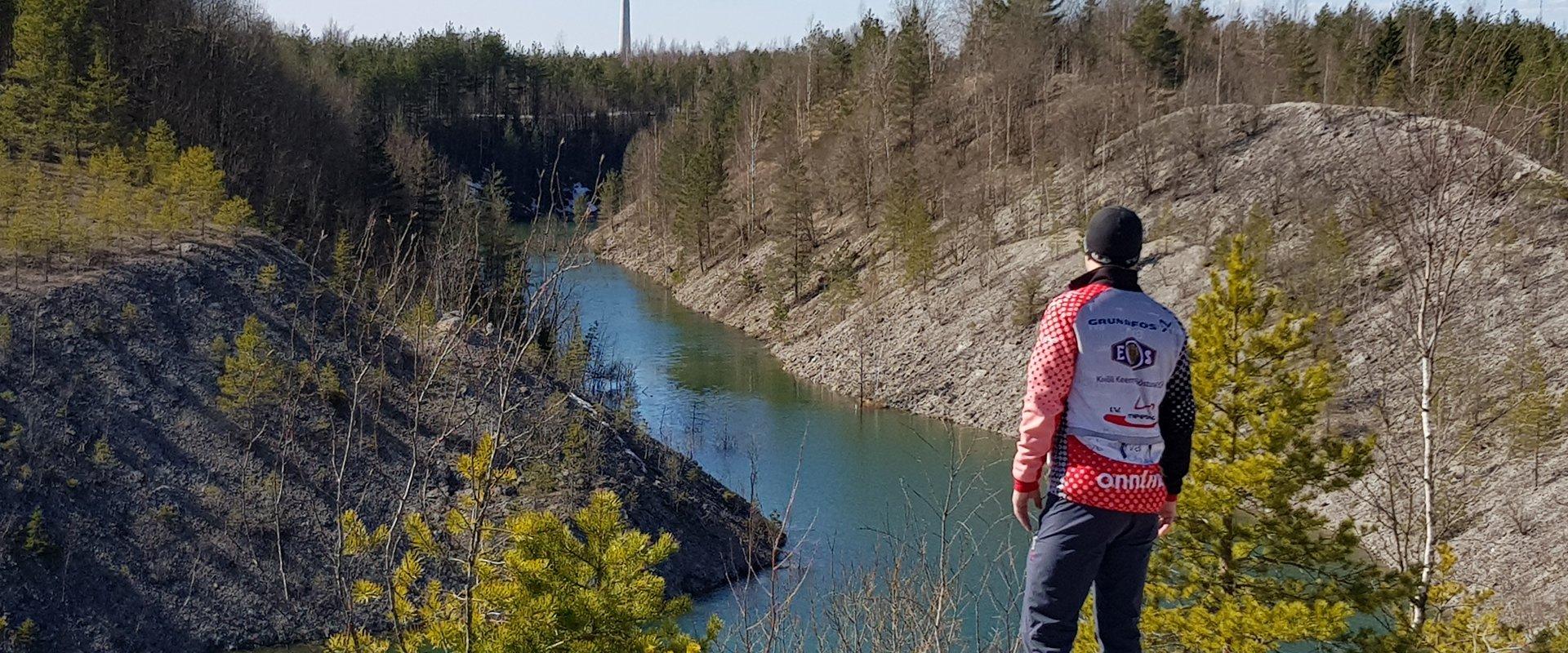 Aidu kanal, täitunud veega