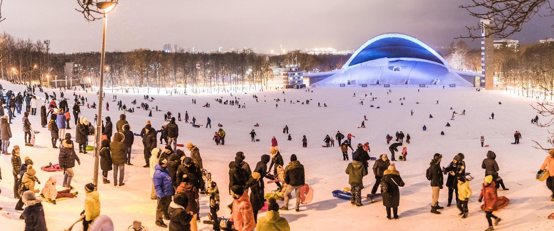 Winterzentrum am Sängerfestplatz Tallinn – Snowtubing und Schlittenhang