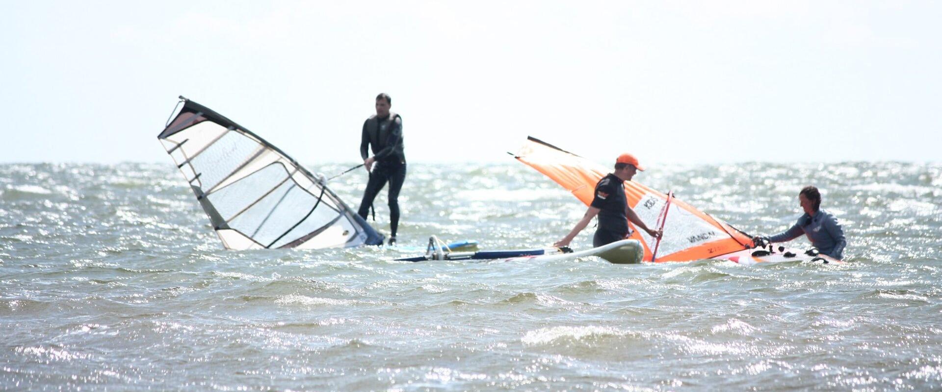 Surfhunt purjelauakoolitused, surfiõpe - palju rõõmu veest ja spordist!