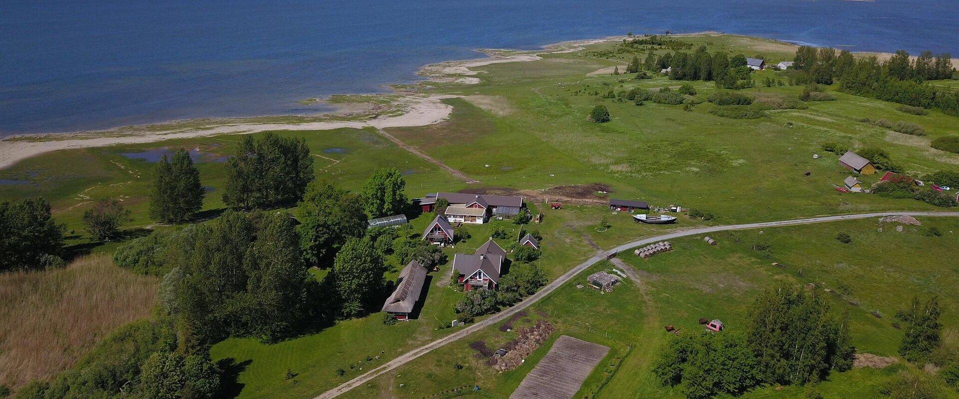 Landschafts-schutzgebiet und das Zentrum der Insel Manija