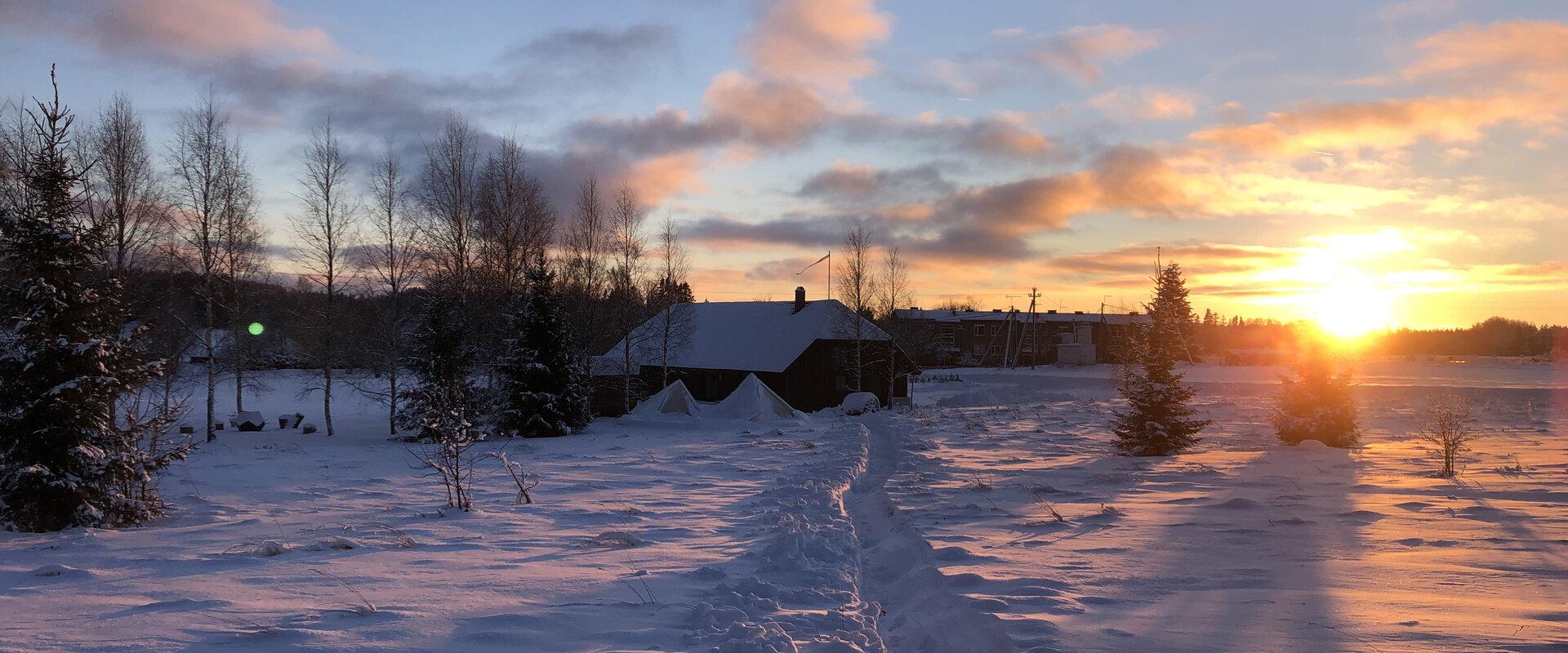 Voose Päikesekodu, Wabenhäuserdorf