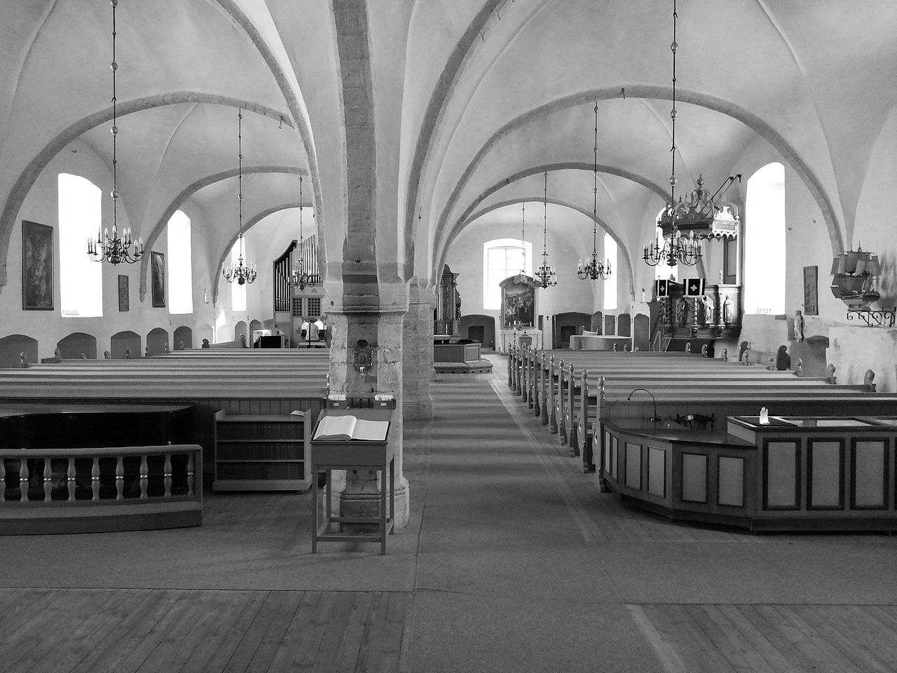 Rootsi-Mihkli kirik