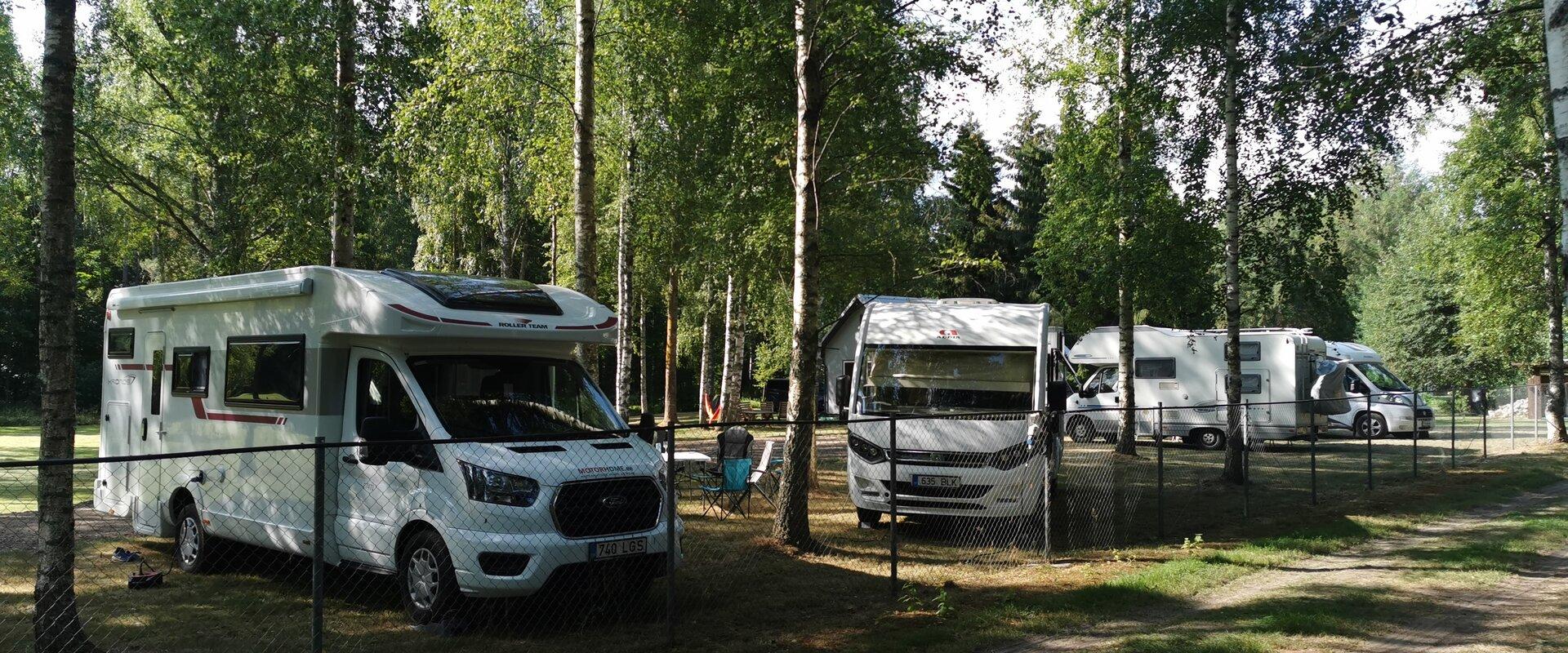 If you are exploring the Onion Route in a campervan or caravan, you can spend the night at Peipsi Caravan camping. The recreation area, which has been