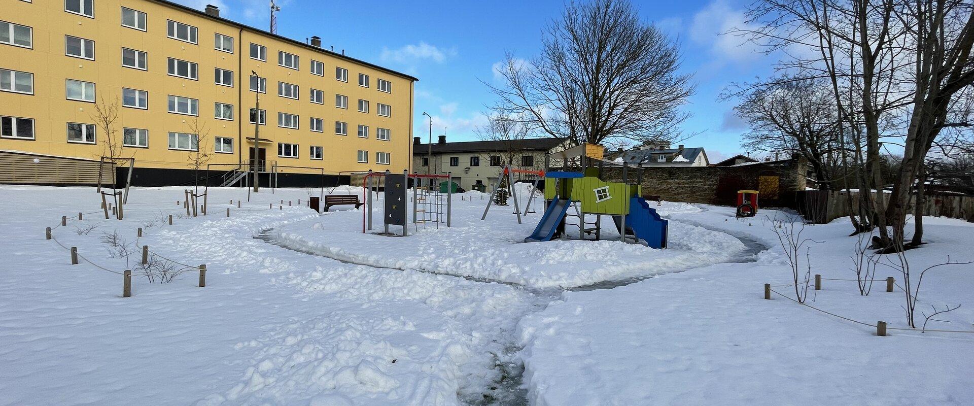 Jaama puiestee mänguväljak Rakveres