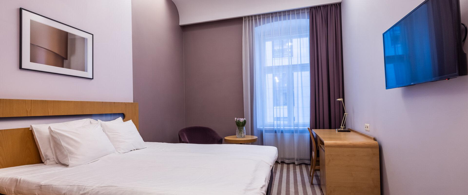Standard M Zimmer des Hotels Soho mit breitem Bett