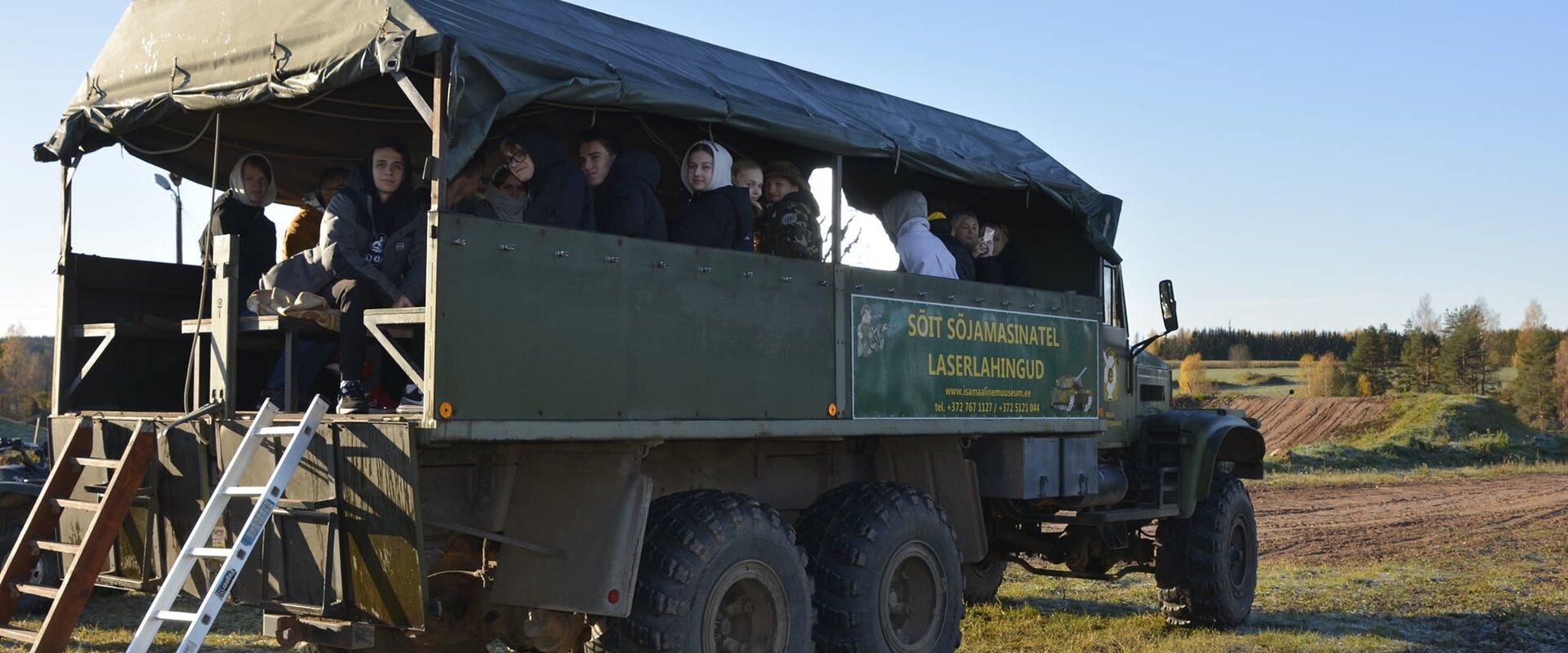 Huvisõit sõjamasinatel KraZ, Kaiser või Willis