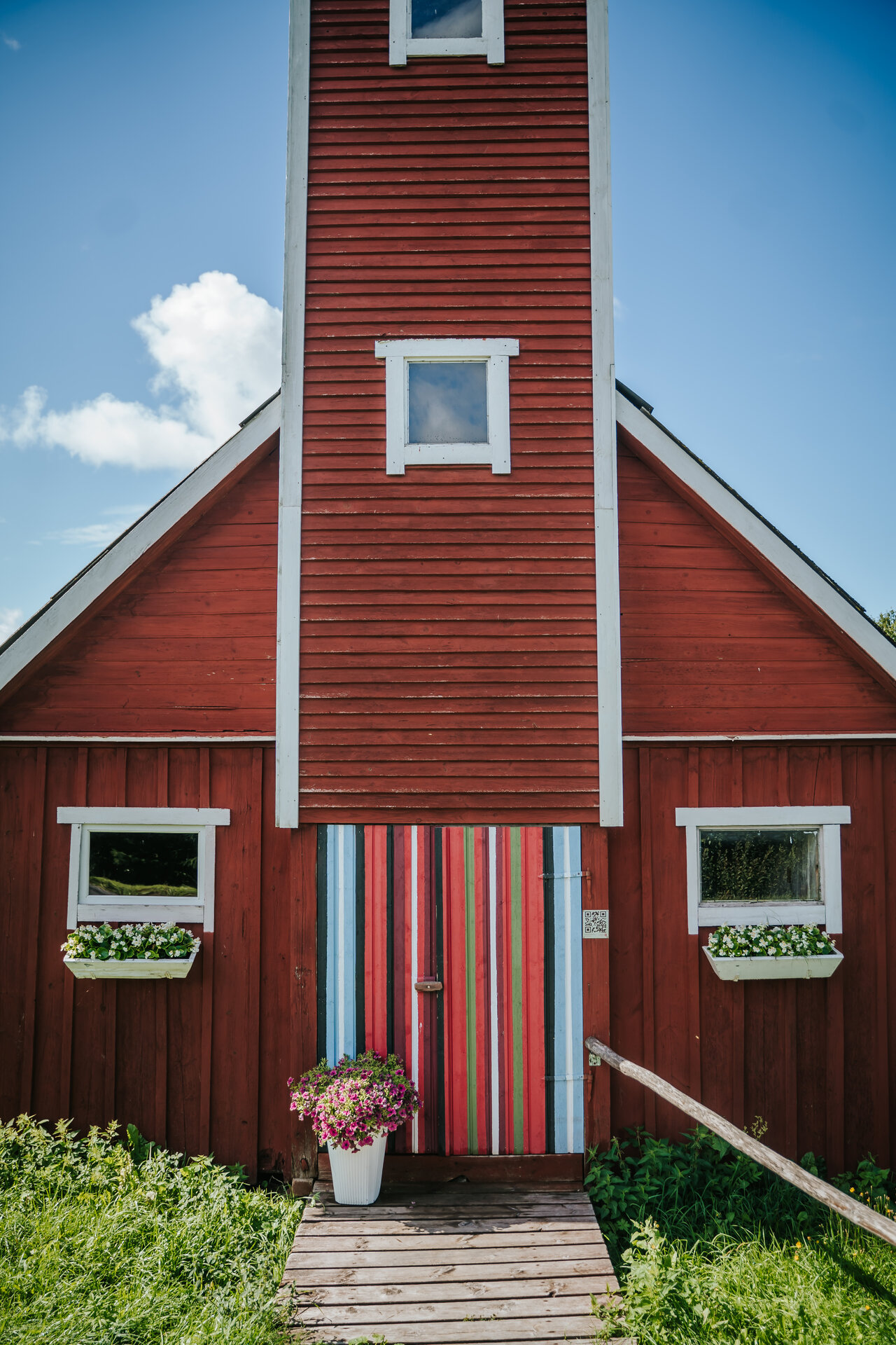 Astu julgelt sisse Österby pritsikuuri