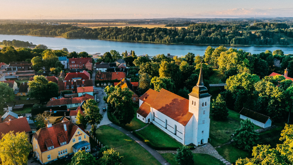 "100 põhjust Viljandisse armuda" giidiga avastusretk Viljand