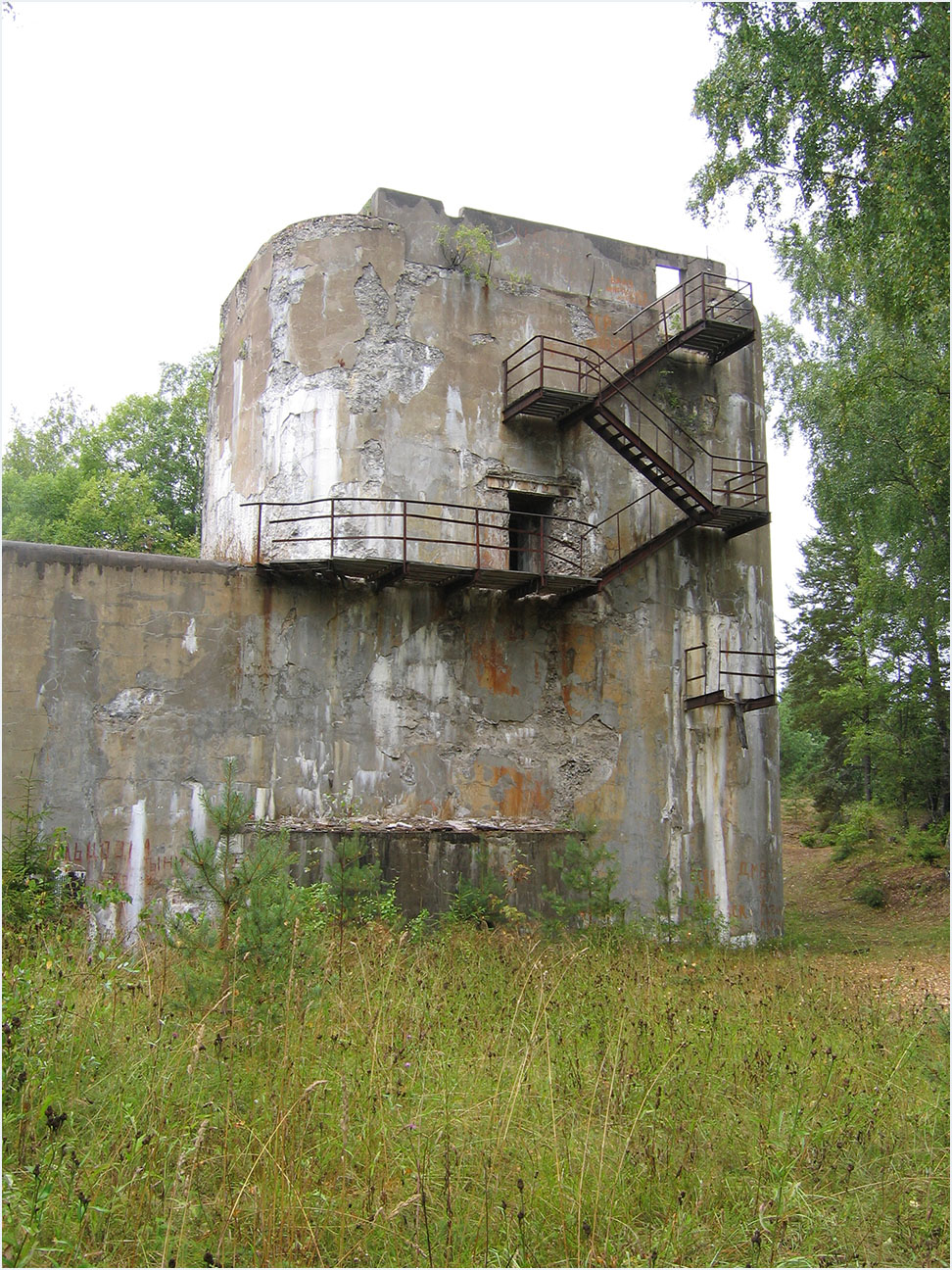 RMK Nordstrecke auf Naissaar, Küstenbatterie Nr. 10b auf Naissaar