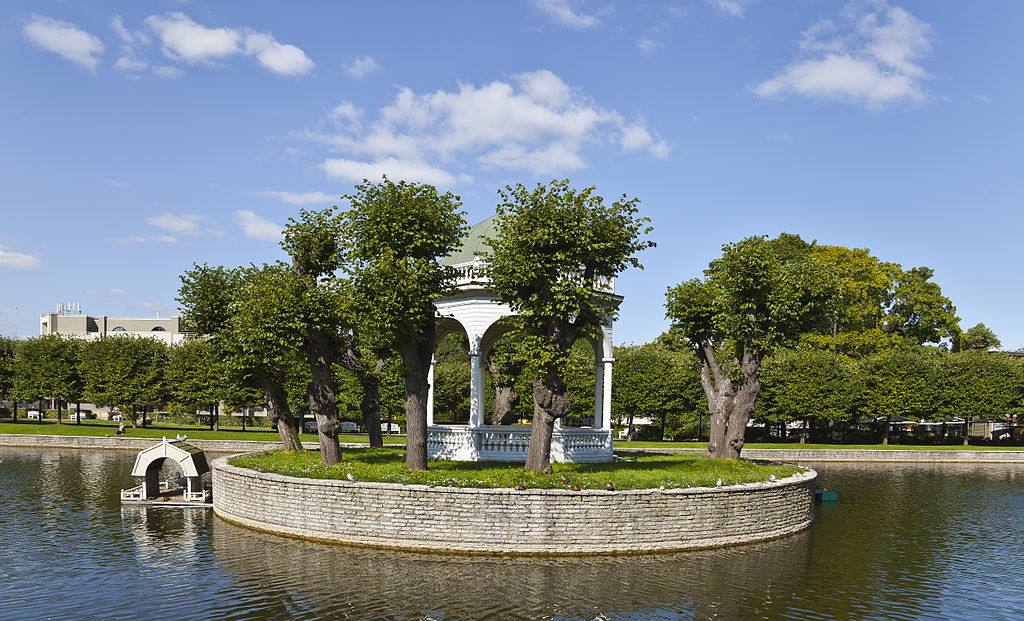 F. R. Kreutzwaldi monument Tallinnas