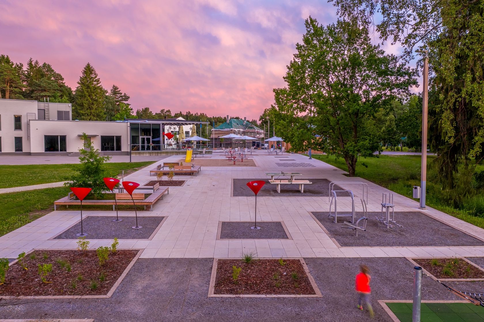 Elva Central Square, outdoor gym