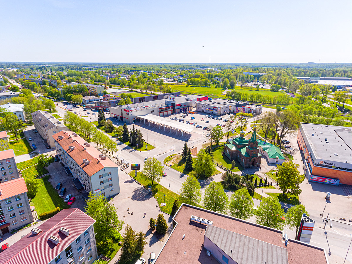 Jewe kaubanduskeskus Jõhvis vaadatuna õhust