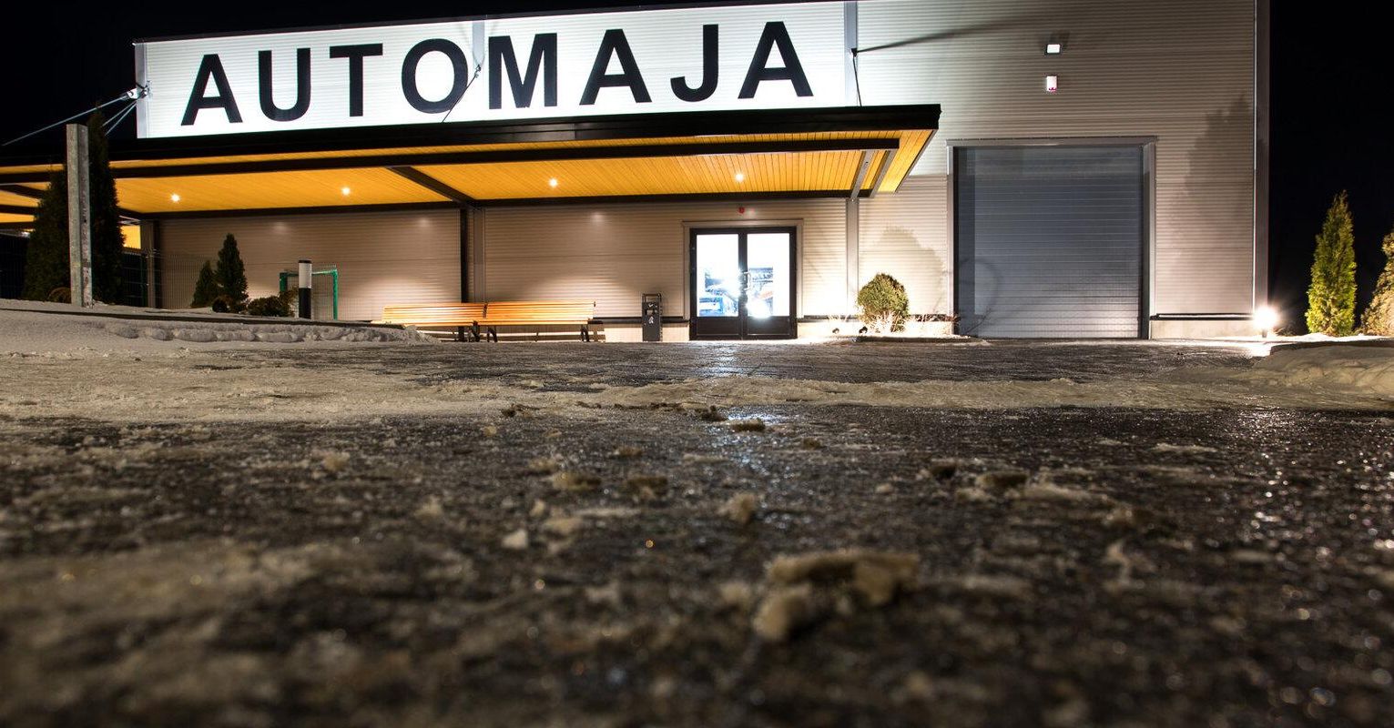 Vanaautode kollektsioon LaitseRallyParki Automajas
