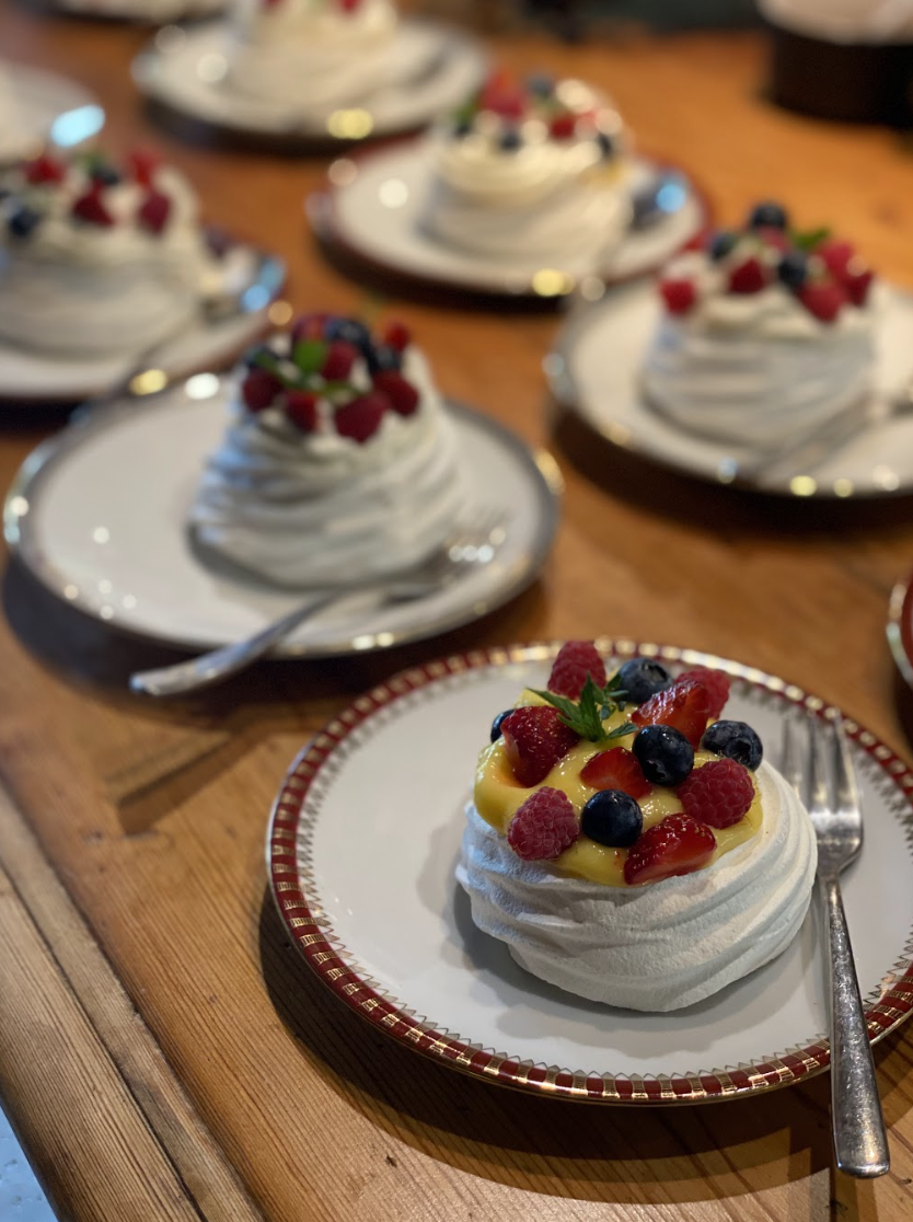 Pavlova, berries, catering, dessert, dessert, cake