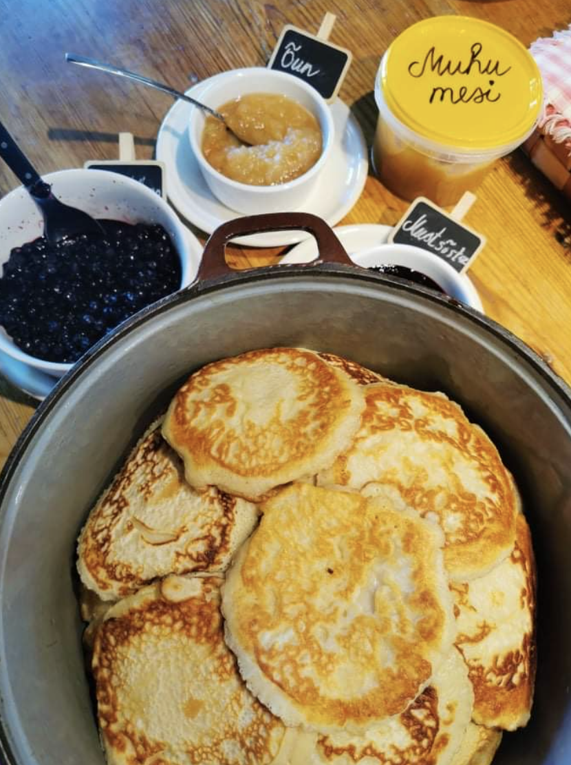 Pancakes, honey from Muhu