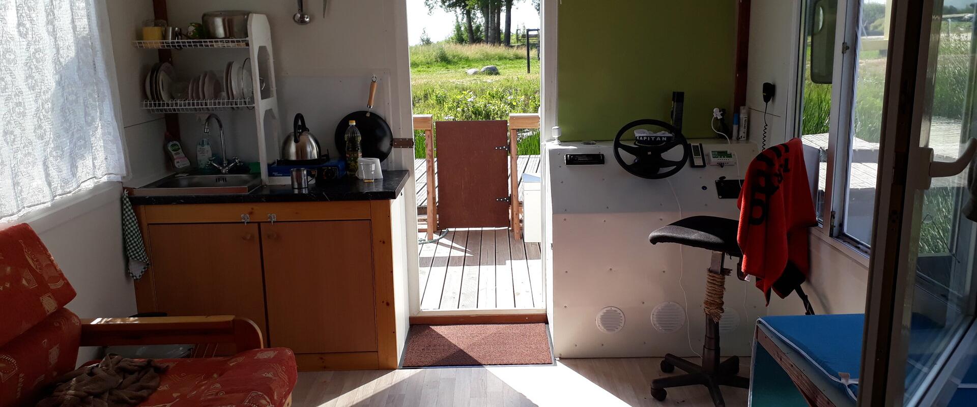 Parvmajas ööbimine Võrtsjärvel