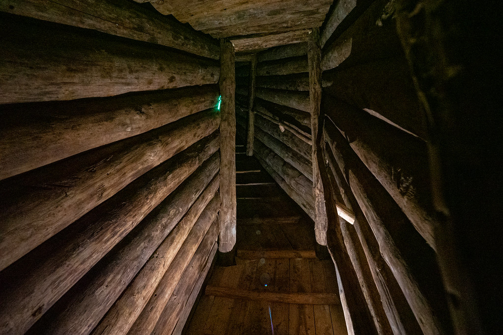 Guided hike to Ennuksemäe Forest Brothers' bunker in Mulgimaa