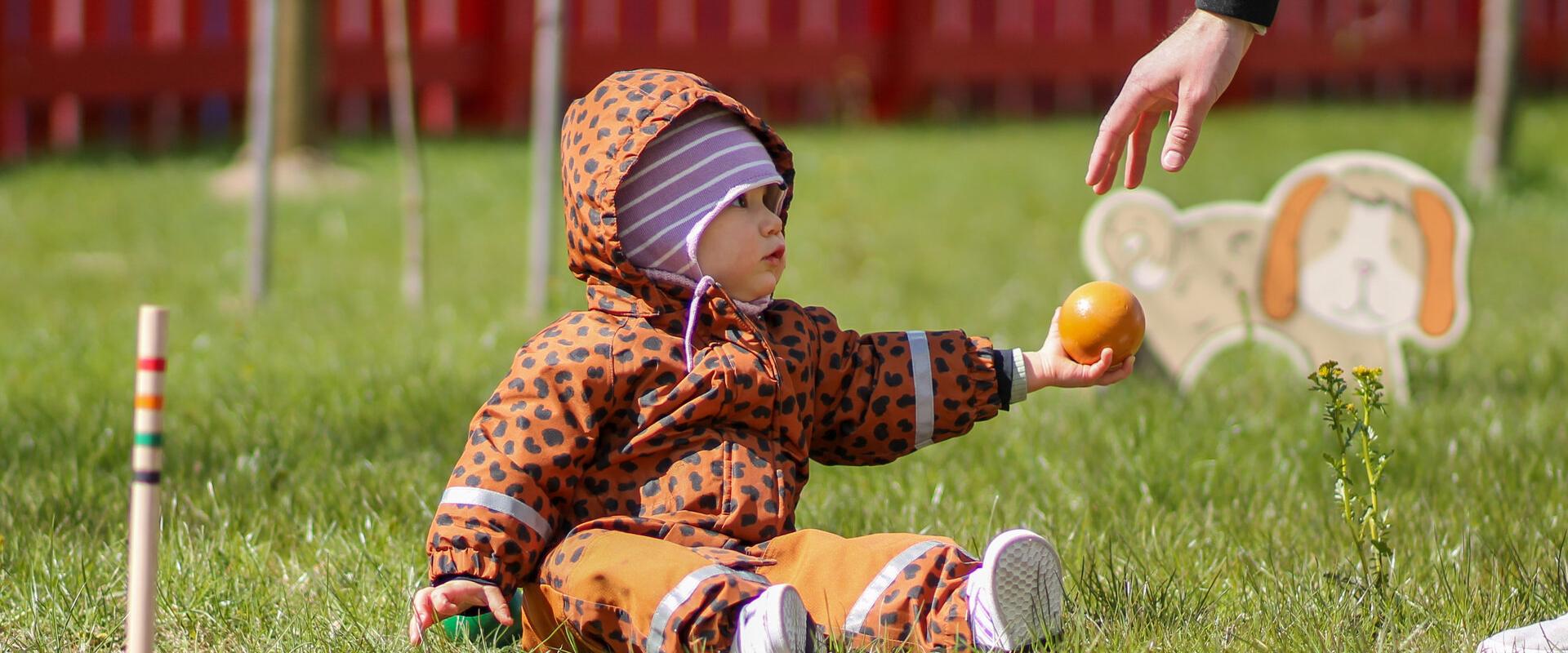 MEIL AIAÄÄRNE TÄNAVAS. Lydia Koidula kodu ja lapsepõlve mängumaa