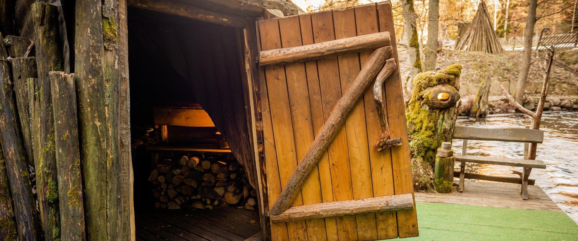 Raudsilla Matkakeskuse ürgsed saunad