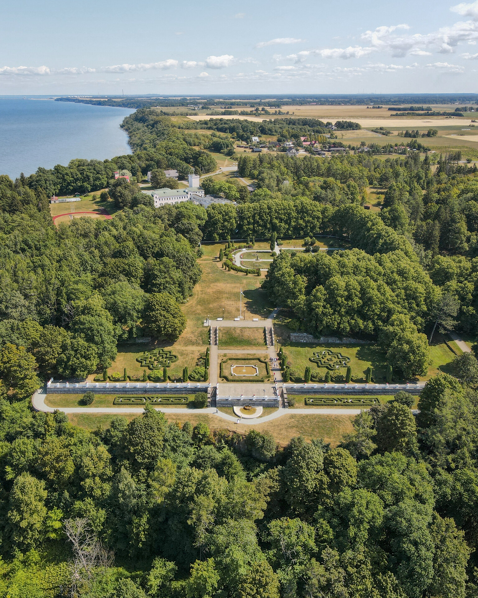 Virtuaalne ajarännak „Kadunud hiilguse jälgedes"