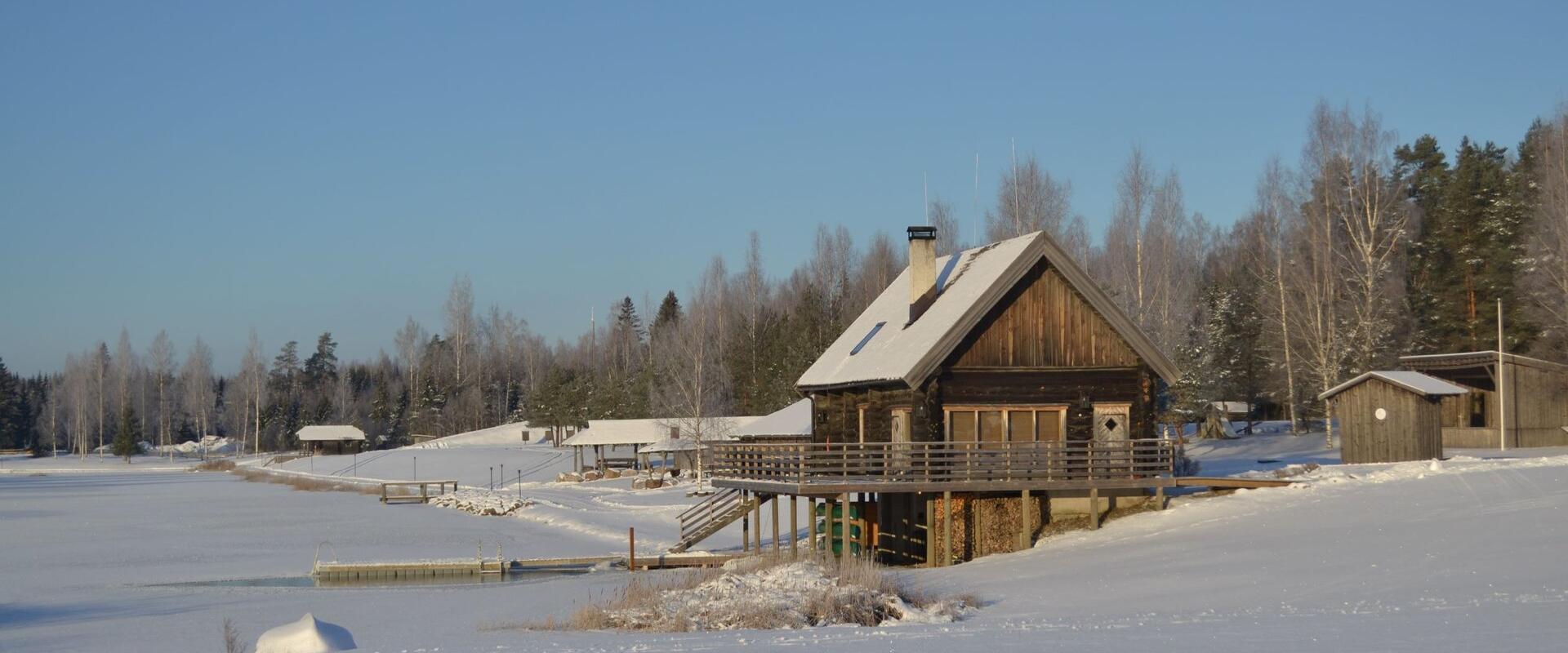 Vene kerisega saun Toosikannu järve kaldal