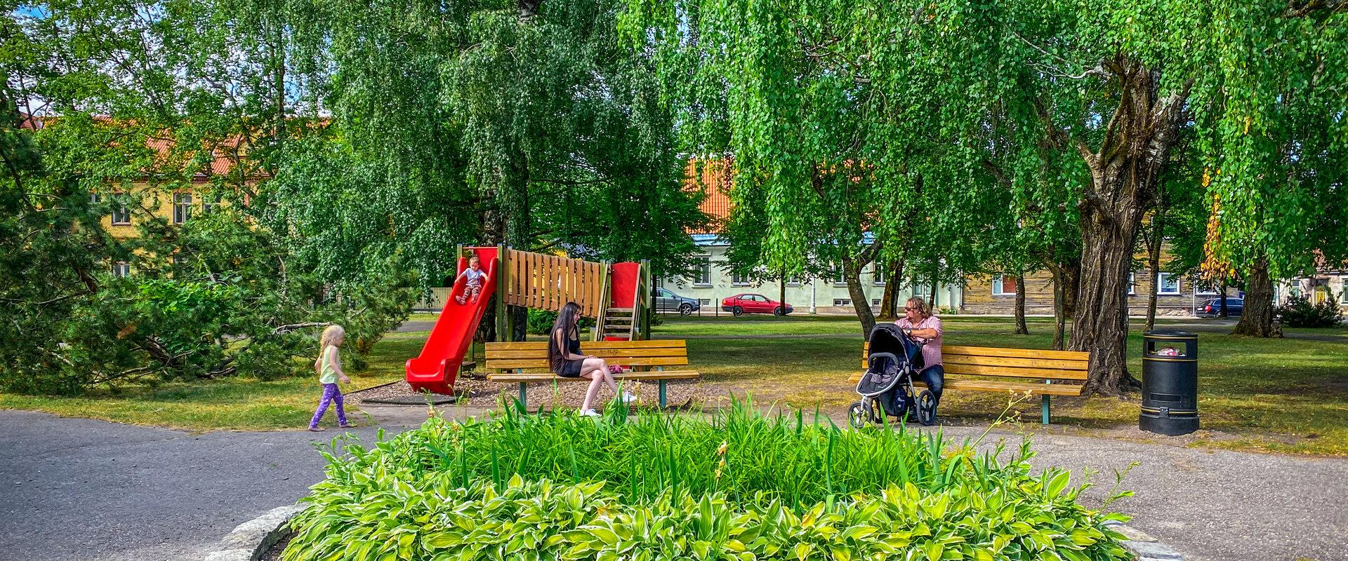 Laste mänguväljak Pärnu Munamäe pargis