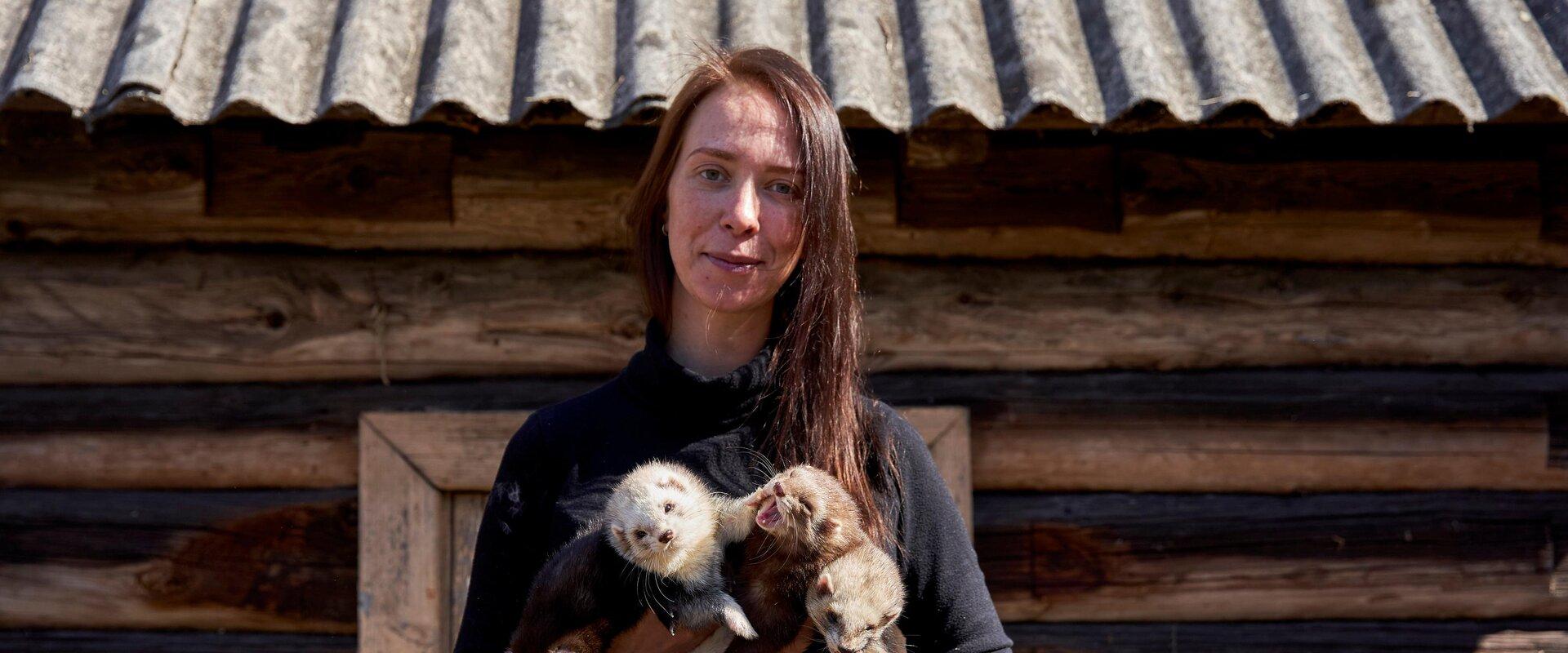 Nugise Hobby Farm's Animal Park - The hostess with her female ferrets