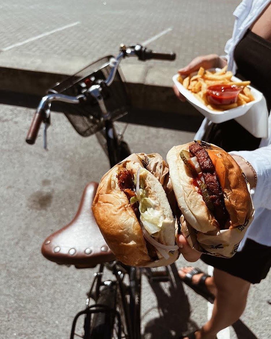 Streetfood-Bereich im Einkaufszentrum Balti Jaama Turg (dt. Markt am Baltischen Bahnhof)