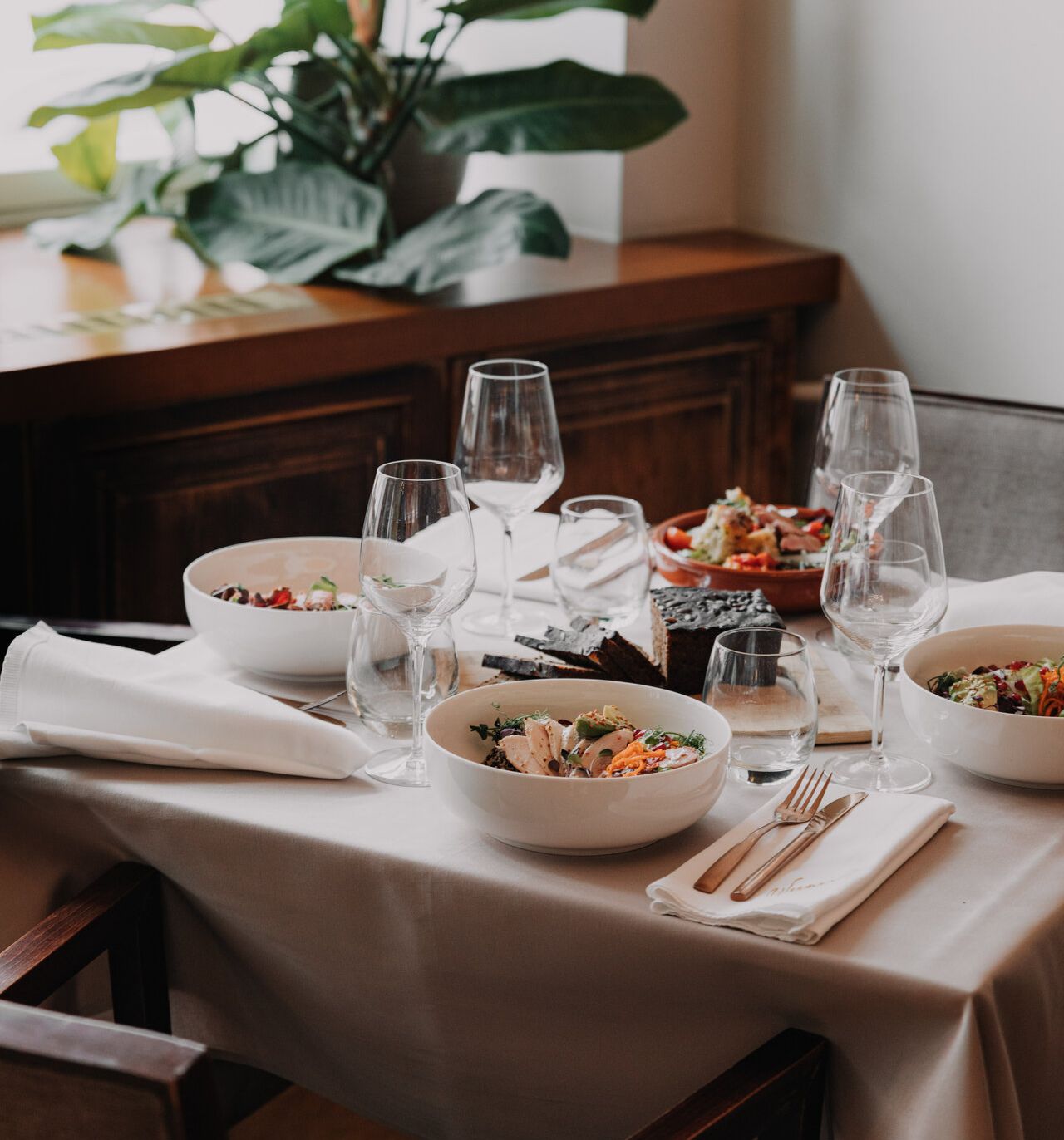 Werner kohvik ja luksuslik laud