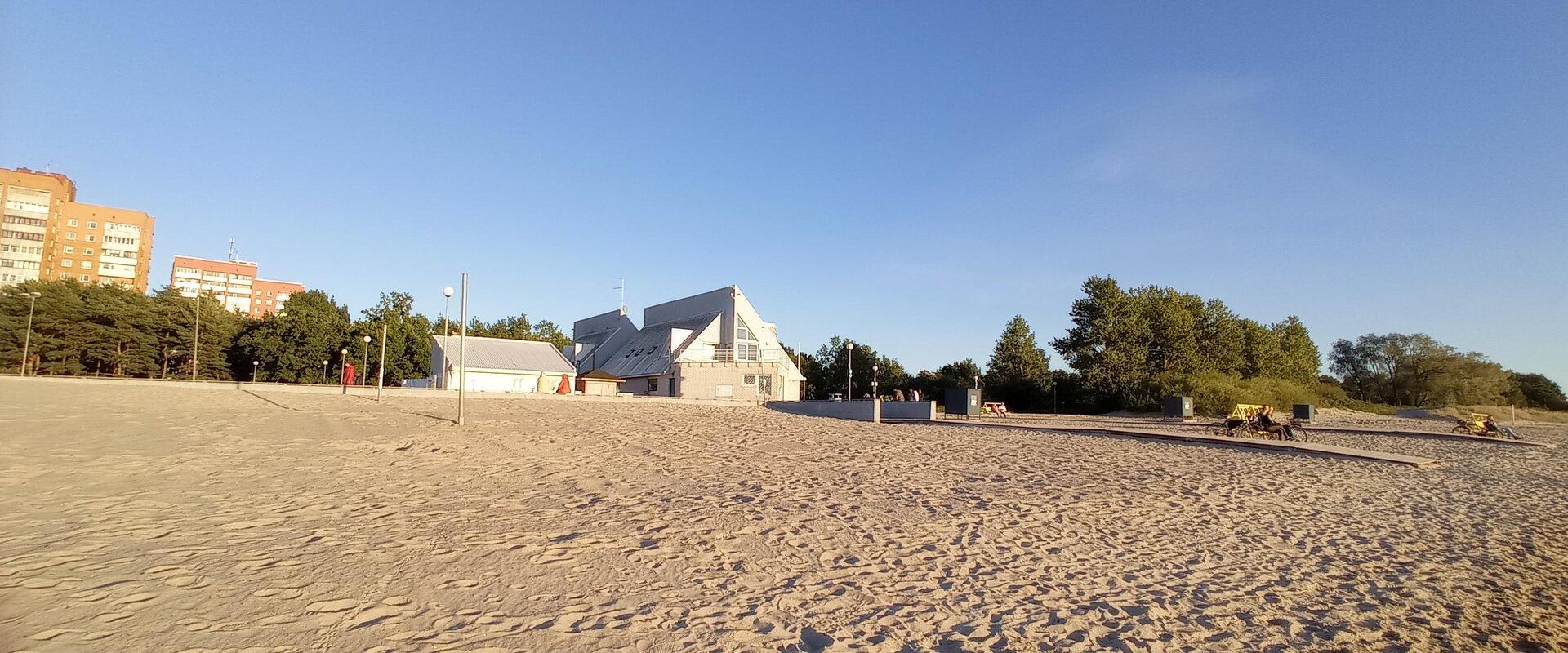 Der Strand Stroomi ist ein familienfreundlicher sandiger Badestrand im nördlichen Teil von Tallinn. Den Kindern stehen mehrere Spielplätze zur Verfügu
