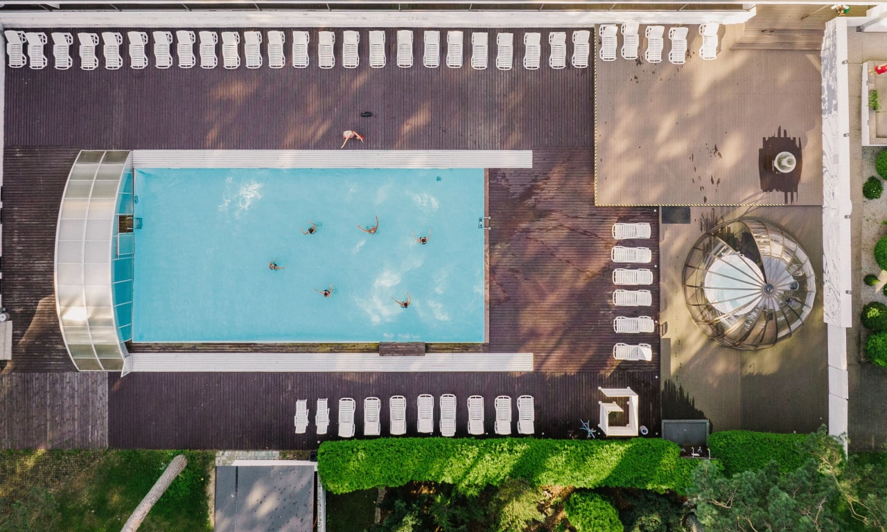 Outdoor pool with pure artesian water in Narva-Jõesuu Medical SPA