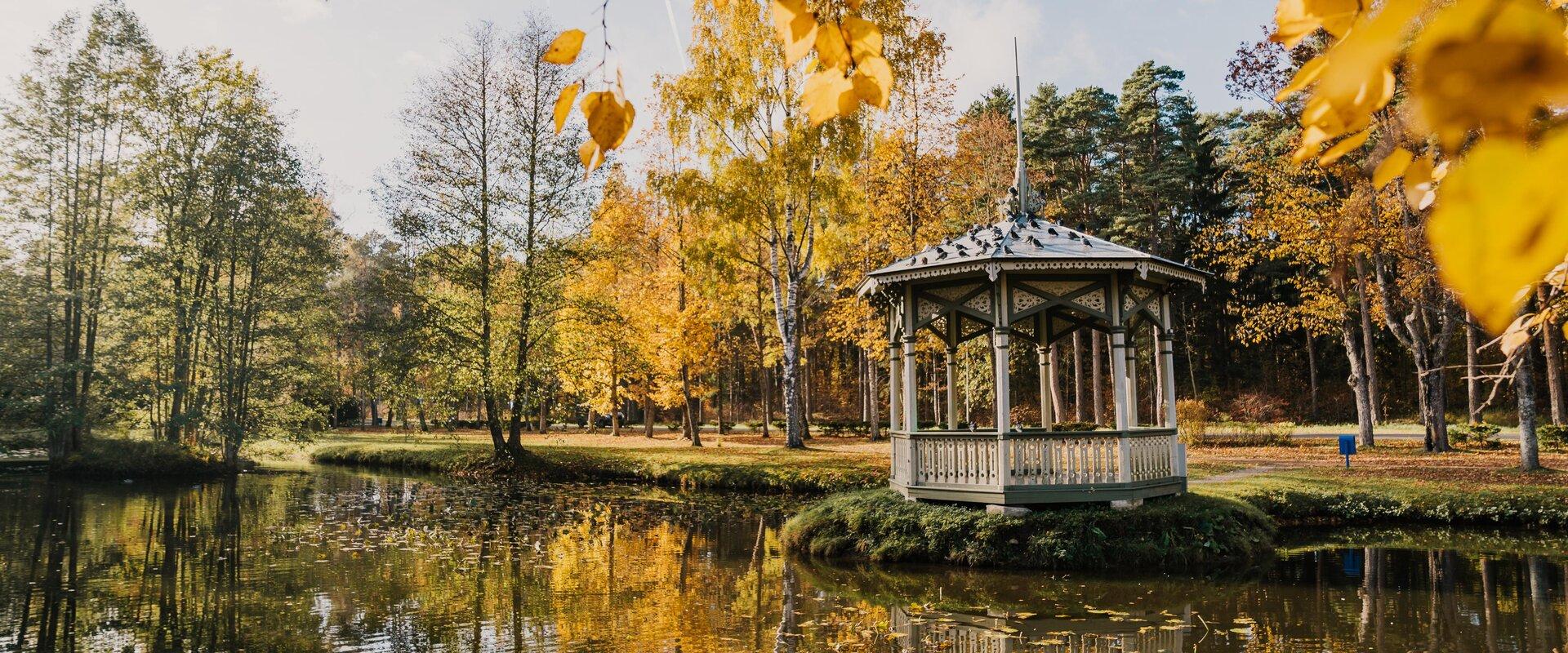 Hele park (dt. der Helle Park) in Narva-Jõesuu