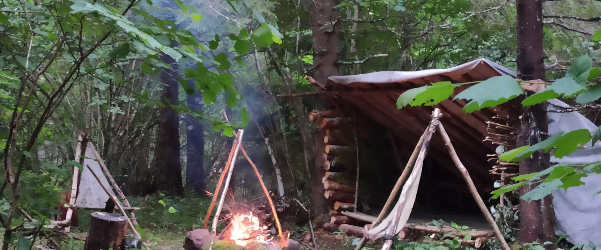 Ellujäämisoskuste matkarada lõkkeplats