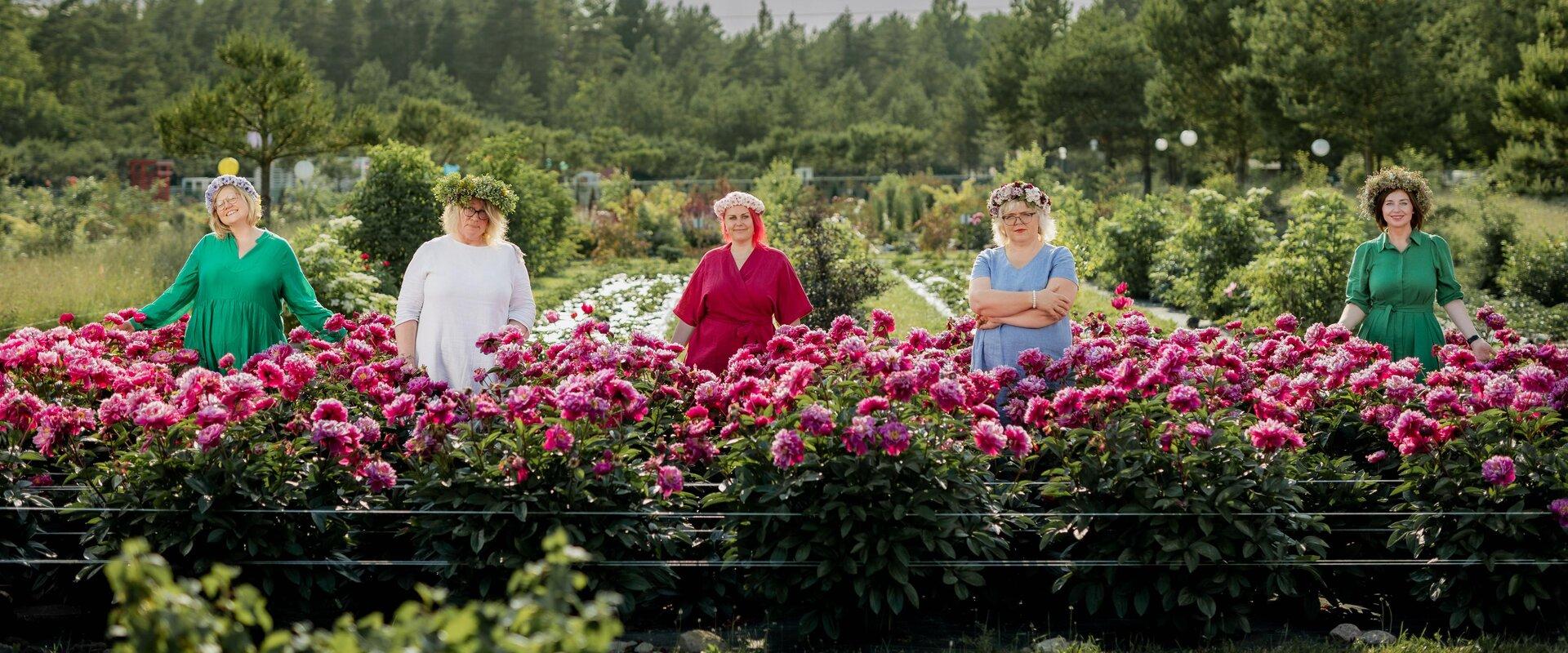 Saaremaa Puukooli pojengide näidisaed