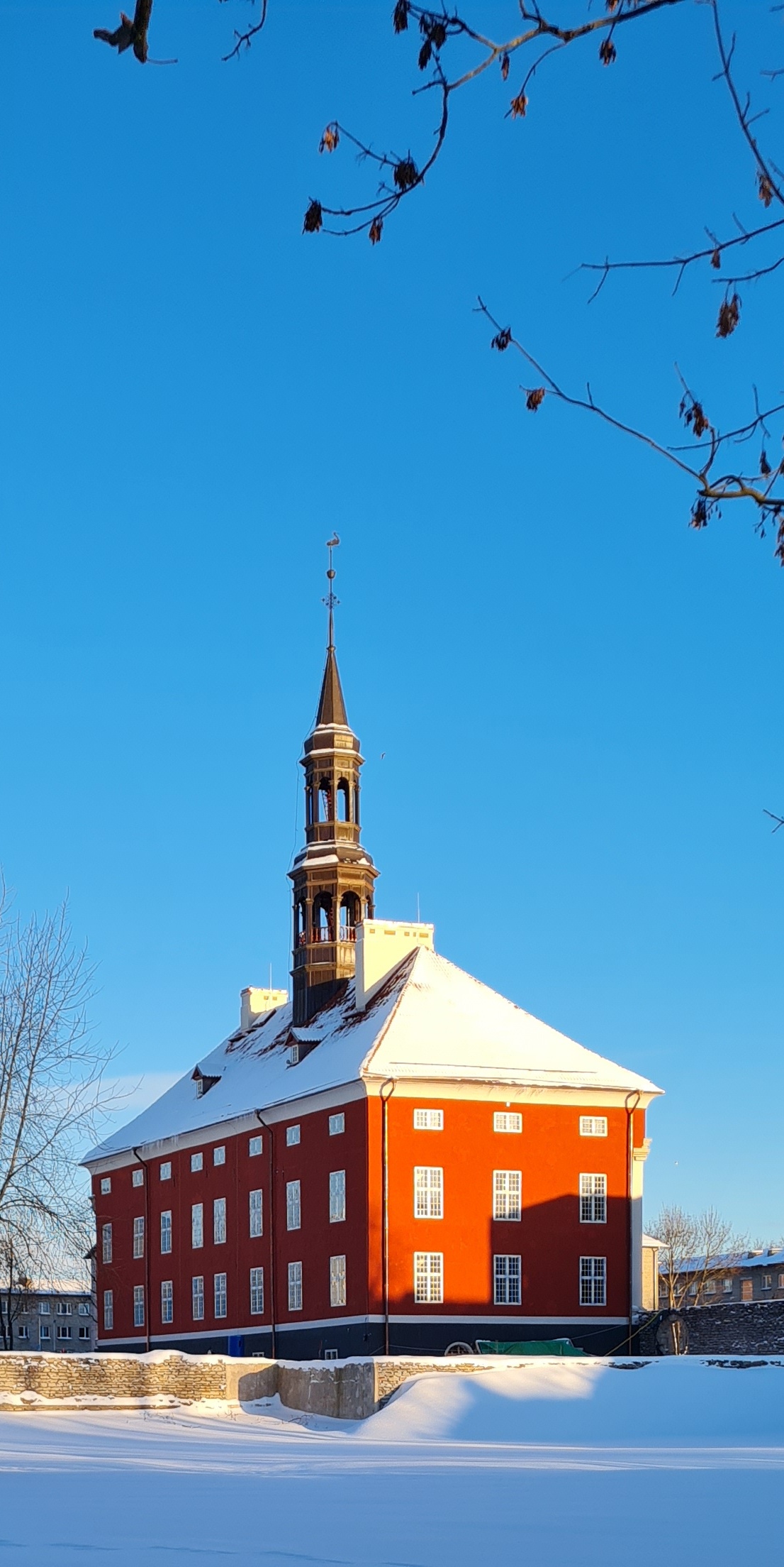 Narva Raekoda talvel