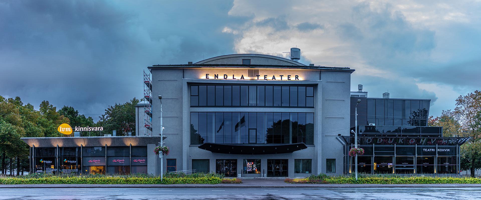 Endla Teater on Eesti vanuselt kolmas kutseline teater. 1911 avati pidulikult Rüütli platsi ääres uue suurejoonelise juugendstiilis teatrimaja uksed. 