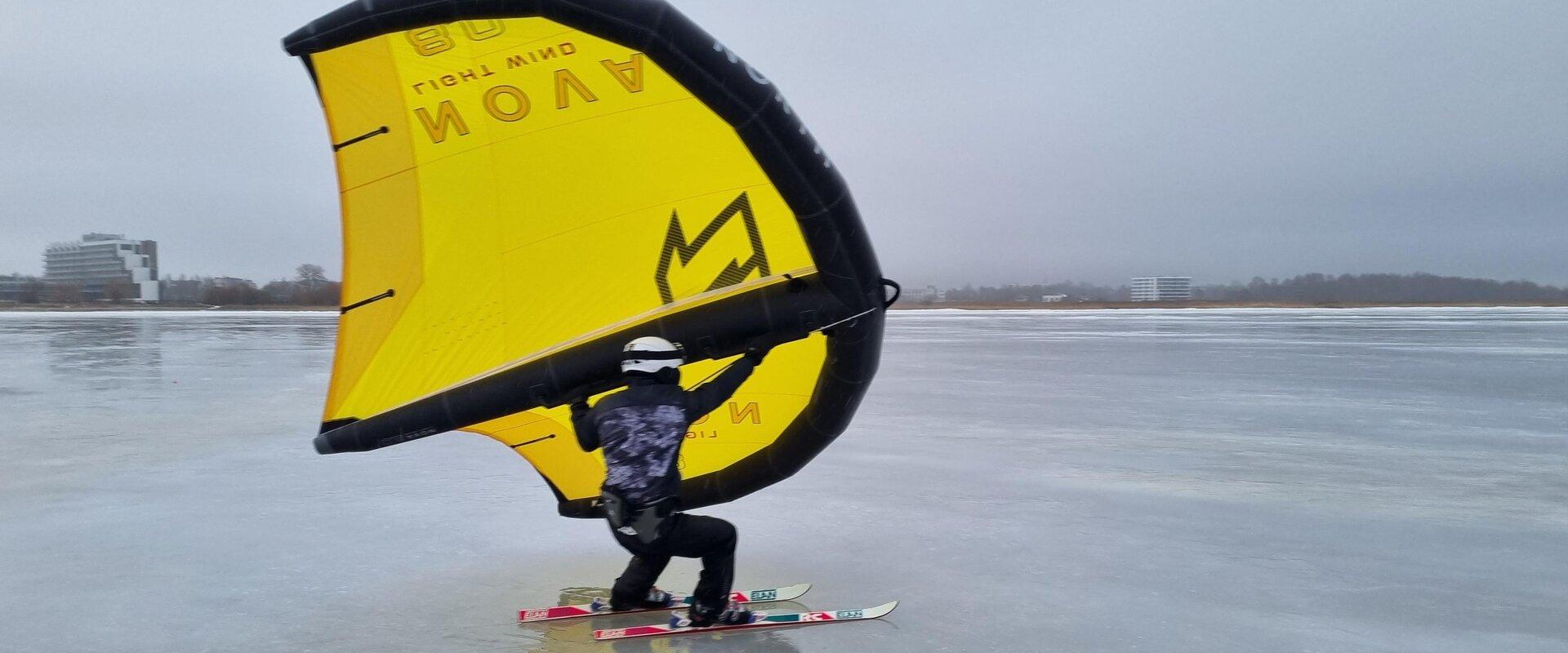 Wingsurf-Wintertrainings und Verleih am Strand von Pärnu