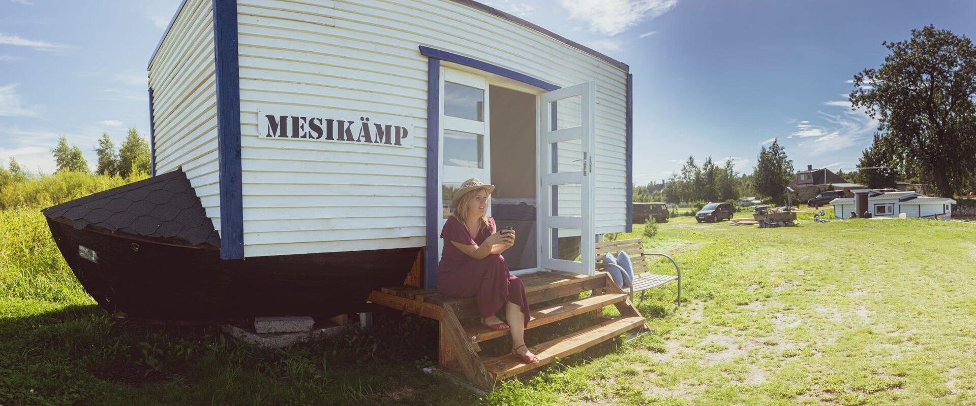 Accommodation in a boat house by Lake Peipus