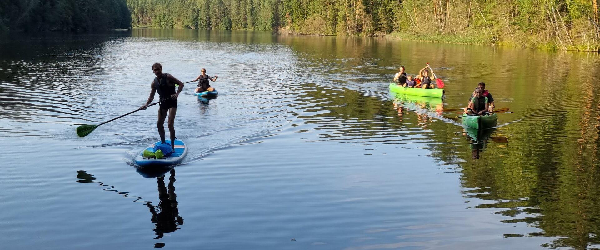 Braucieni ar kanoe laivām Taevaskodā