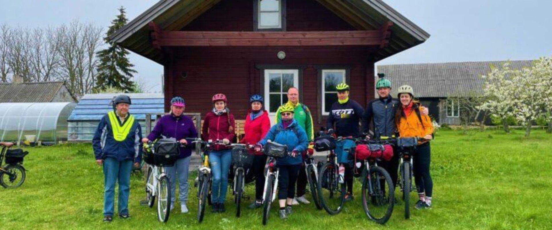 Discover the island of Vormsi by bike