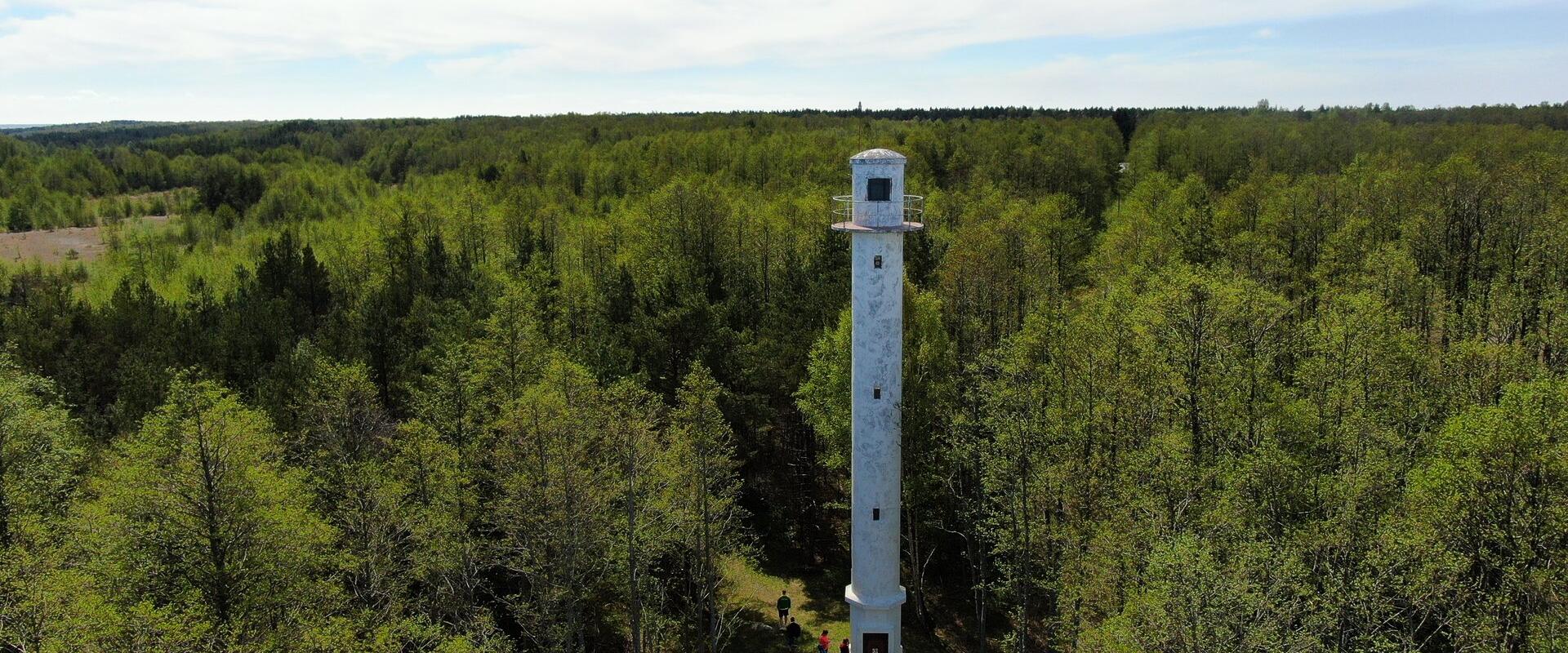 During the bike tour, Vormsi's attractions are visited.