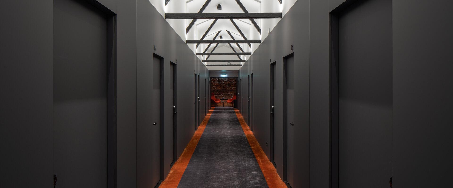 Dunten Hotel - luxurious hallway