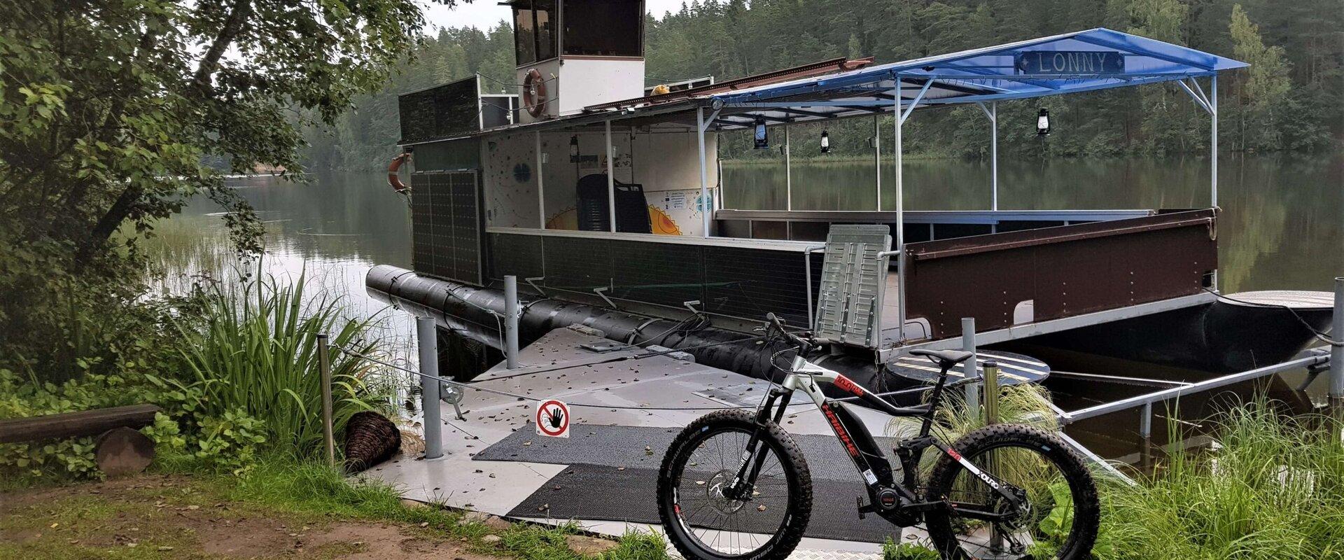 E-Bike Elektrofahrradtour auf den Wegen in Taevaskoja