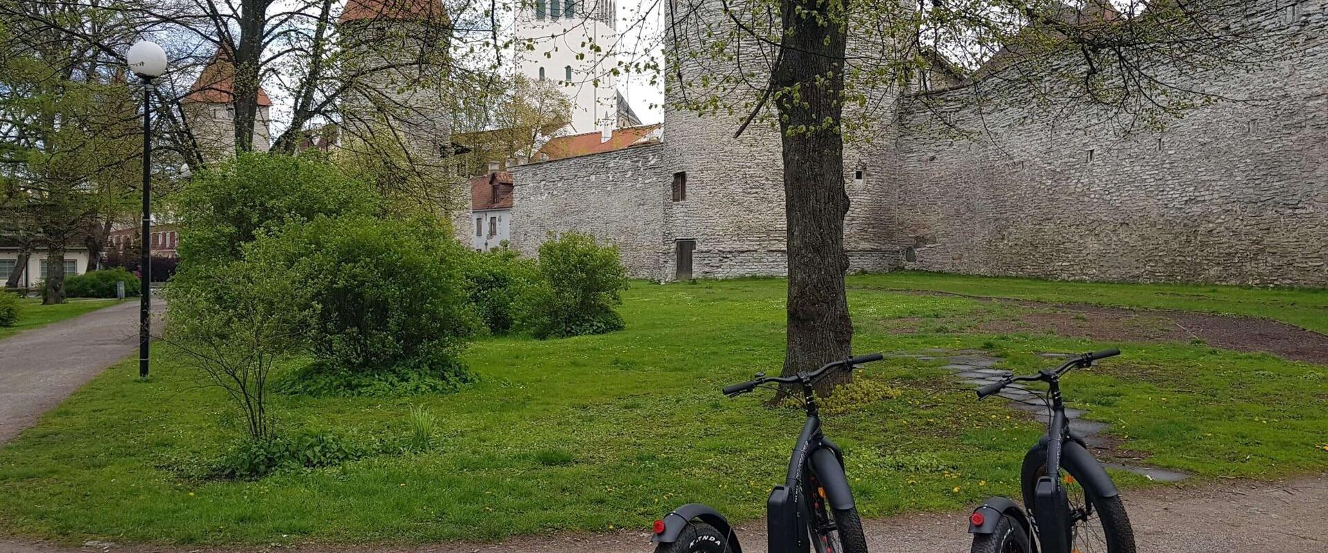 Tallinn City Tour on E-Bikes/Tallinn Old Town