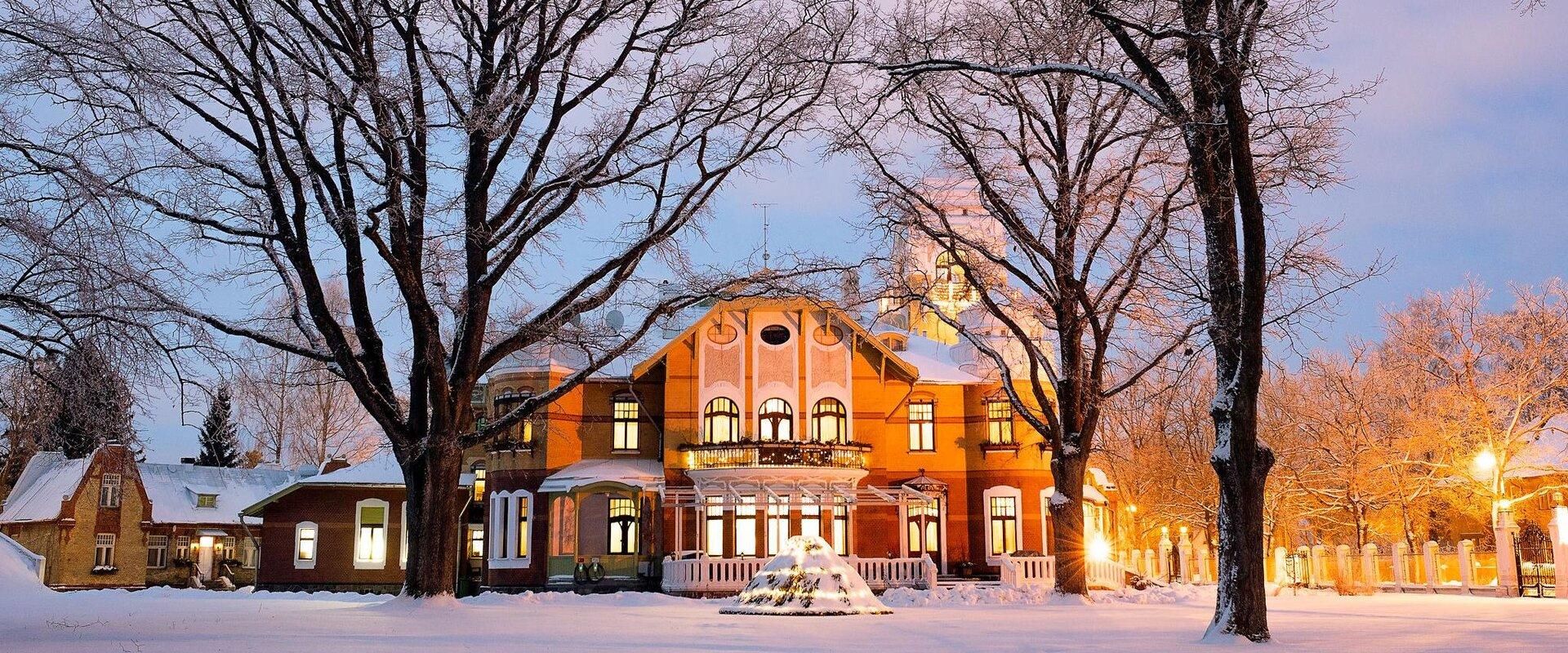 Villa Ammende restaurant and hotel is a unique combination of Art Nouveau architecture, exciting tastes, work and leisure, sea air and oak trees, soun