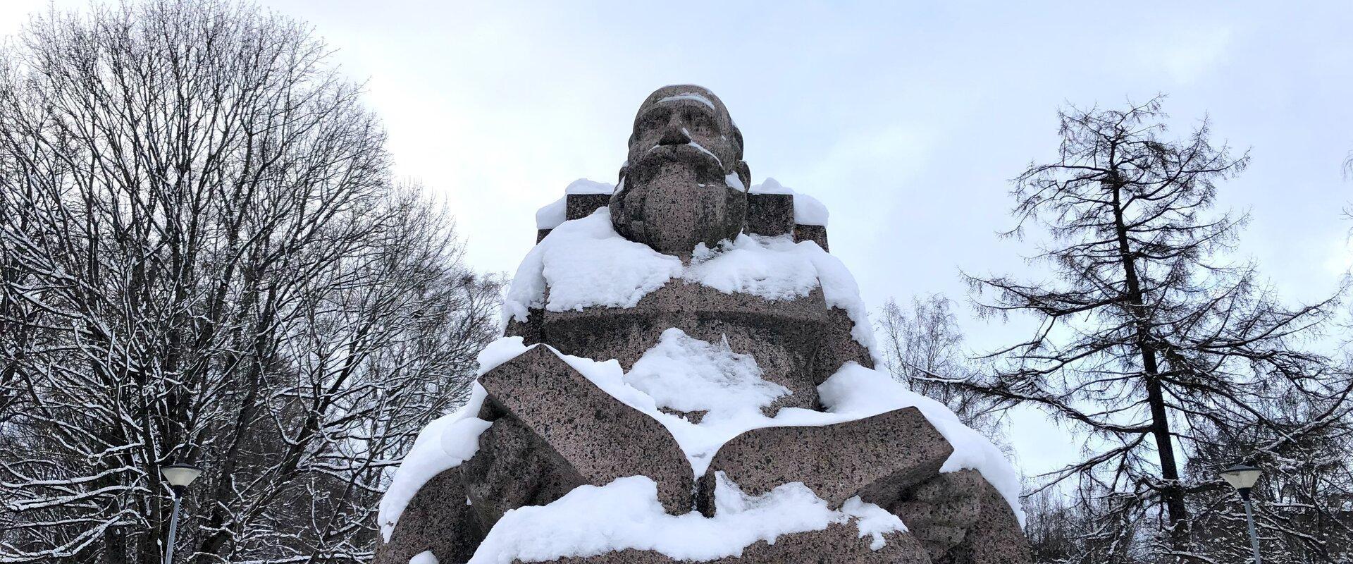 Jakob Hurda monument