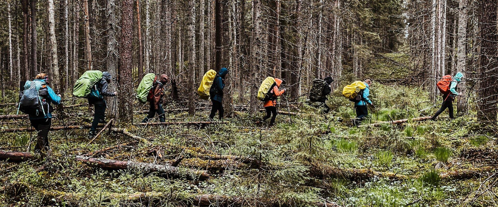 Selleks, et päriselt Eesti imelise ja vaheldusrikka loodusega sinasõprus luua ühest päevast ei piisa. Sul tuleb käia mööda radu ja astuda ka radadelt 