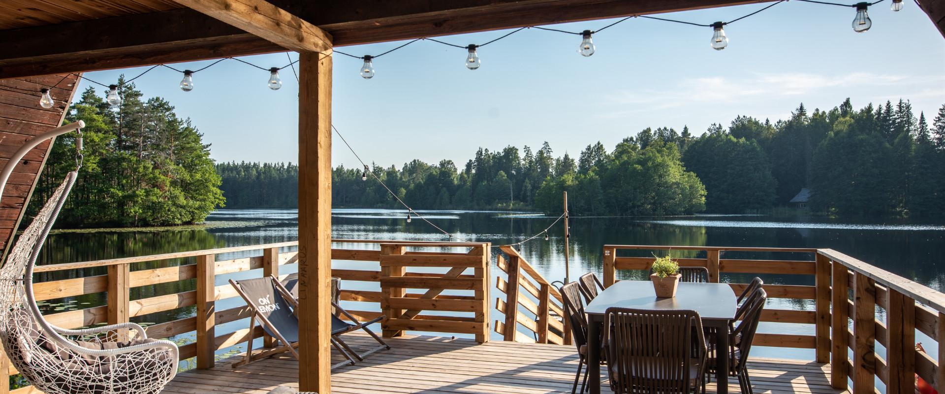 Saarjärve saunamaja terrass