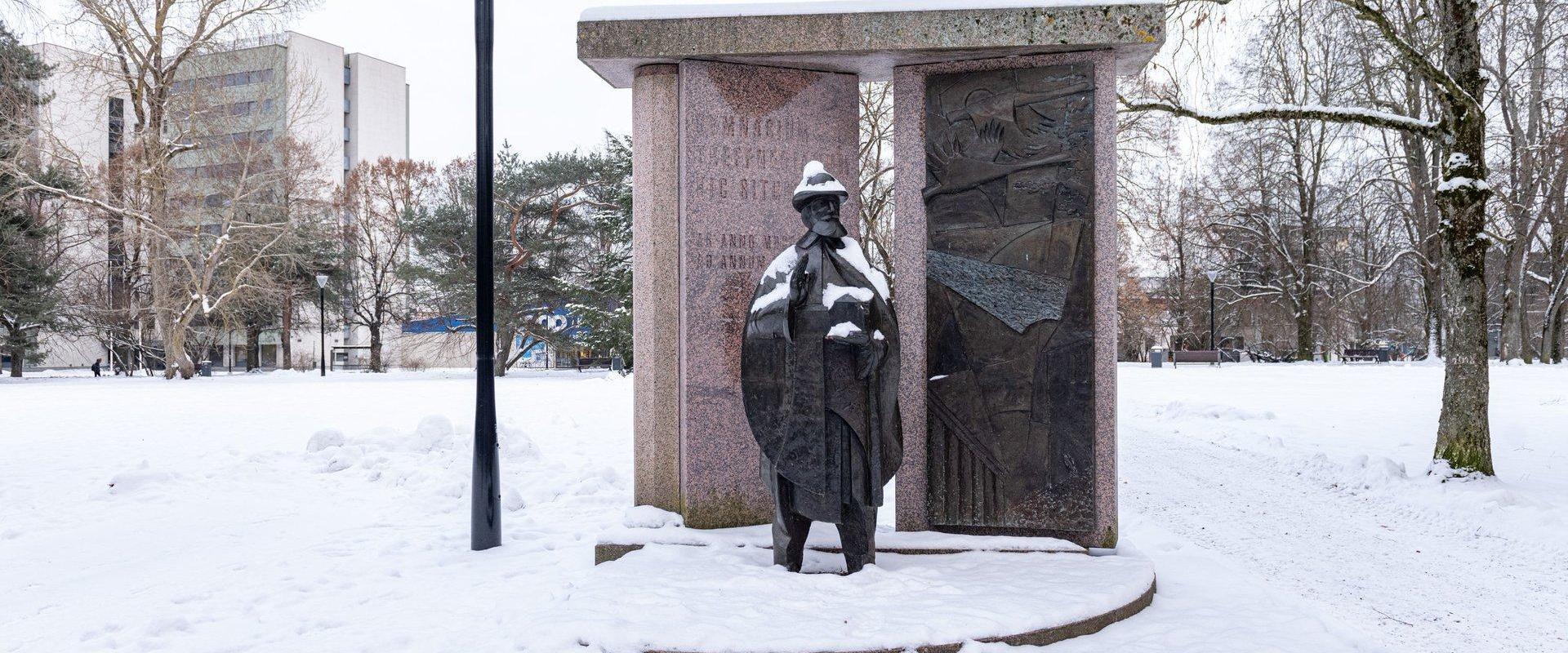 Hugo Treffneri monument